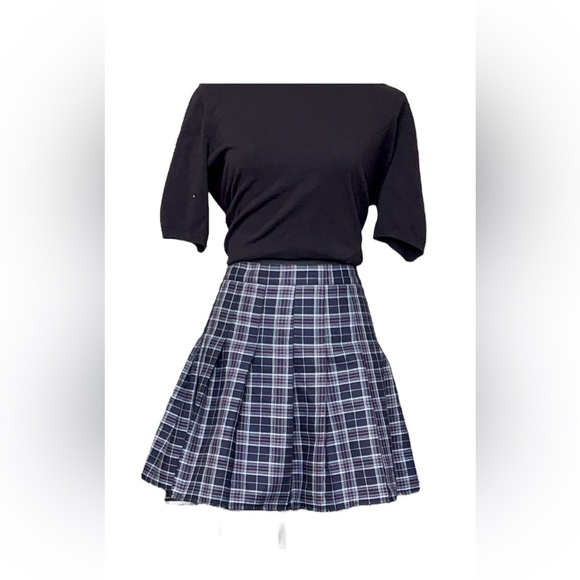 Dresses & Skirts - Women’s Size XL Plaid Pleated Skirt